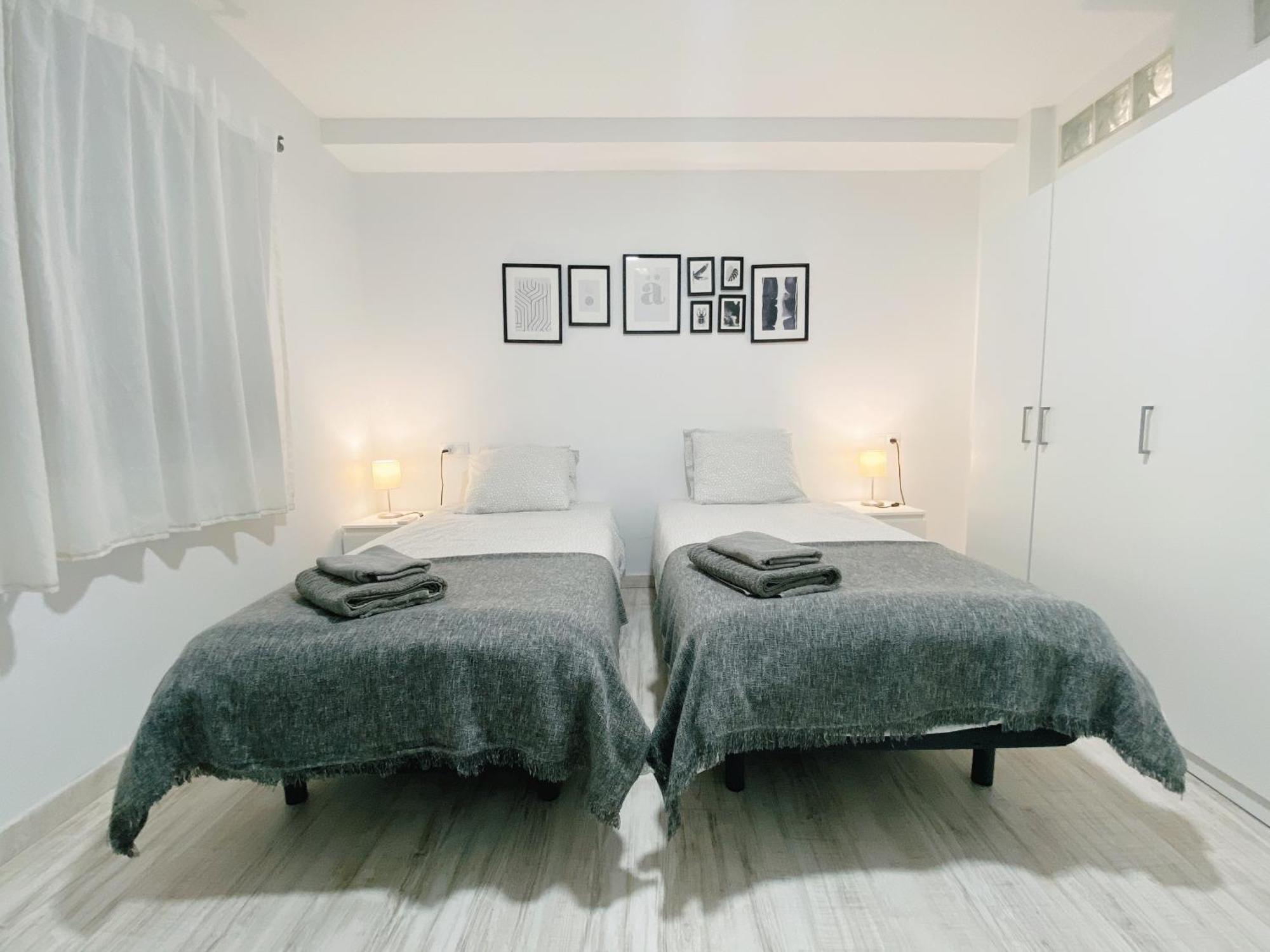 Gmc Turistics - Great Apartment For Groups & Families Малага Екстериор снимка